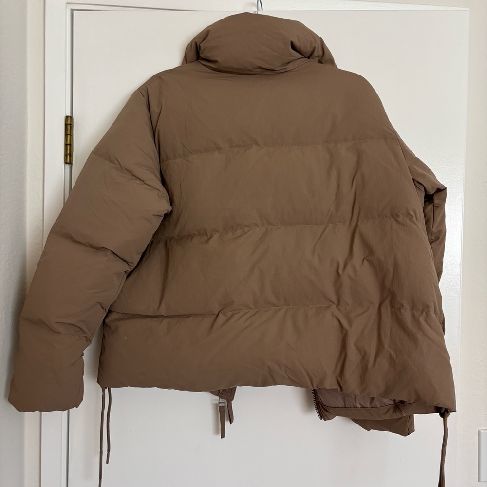 Everlane The Puffer Bomber in Taupe Grey - Picture 2 of 3